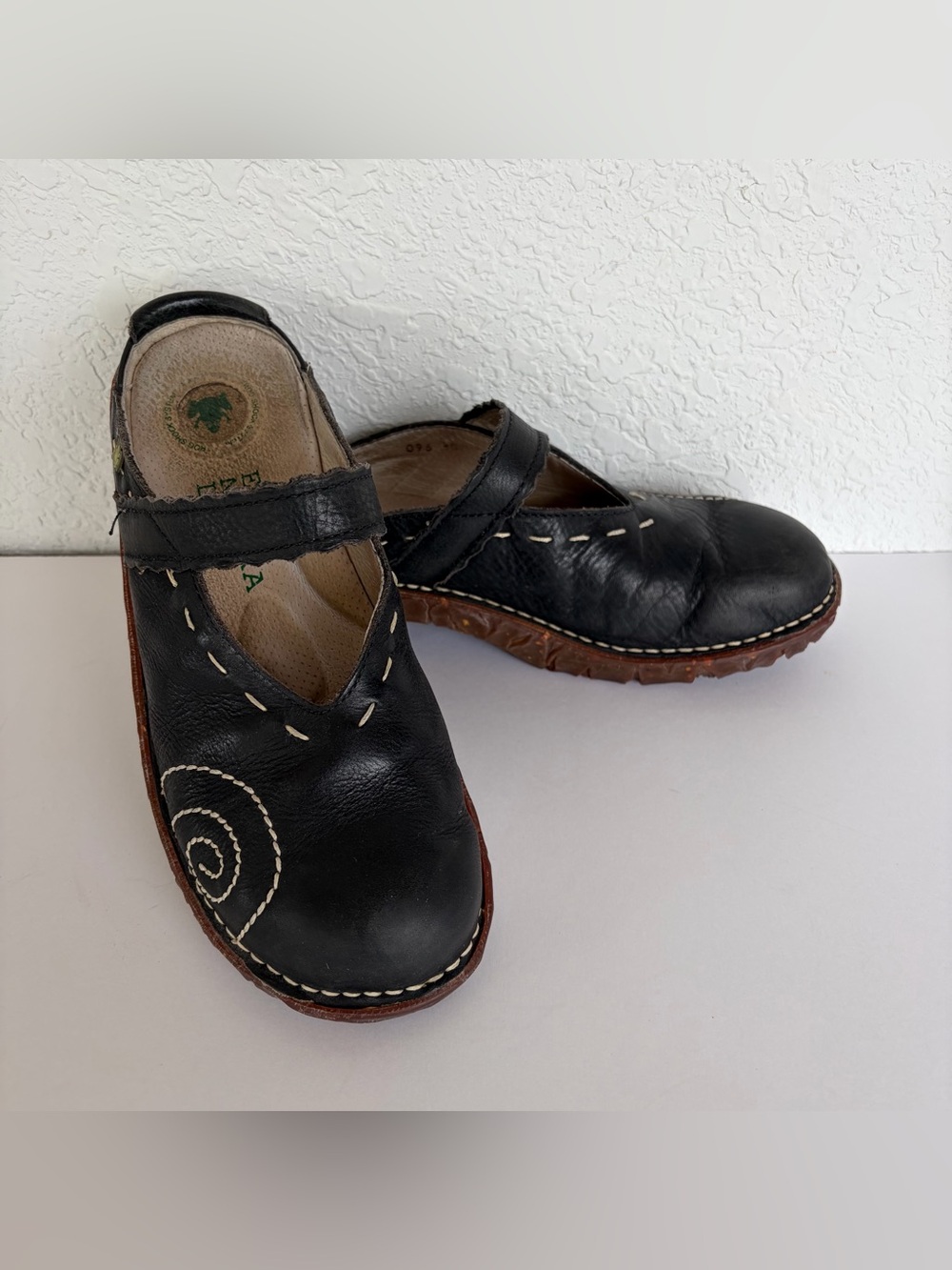 El Natura Lista Black Leather Mules / Clogs Woman’s Sz 40 Boho, Comfort, Hippie